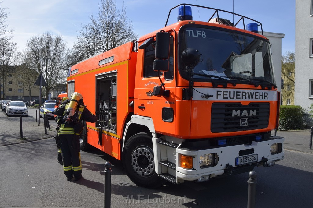 Feuer 1 Koeln Vingst Ansbacherstr P25.JPG - Miklos Laubert